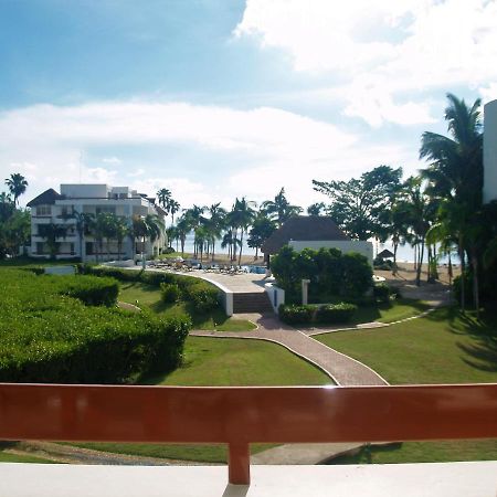Beachfront Apartment Your Home In Cozumel Exteriör bild